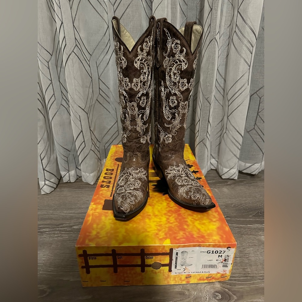 Corral Brown White Floral Stitch Studs Style G1027 Size 7 Wedding Cowboy Boots